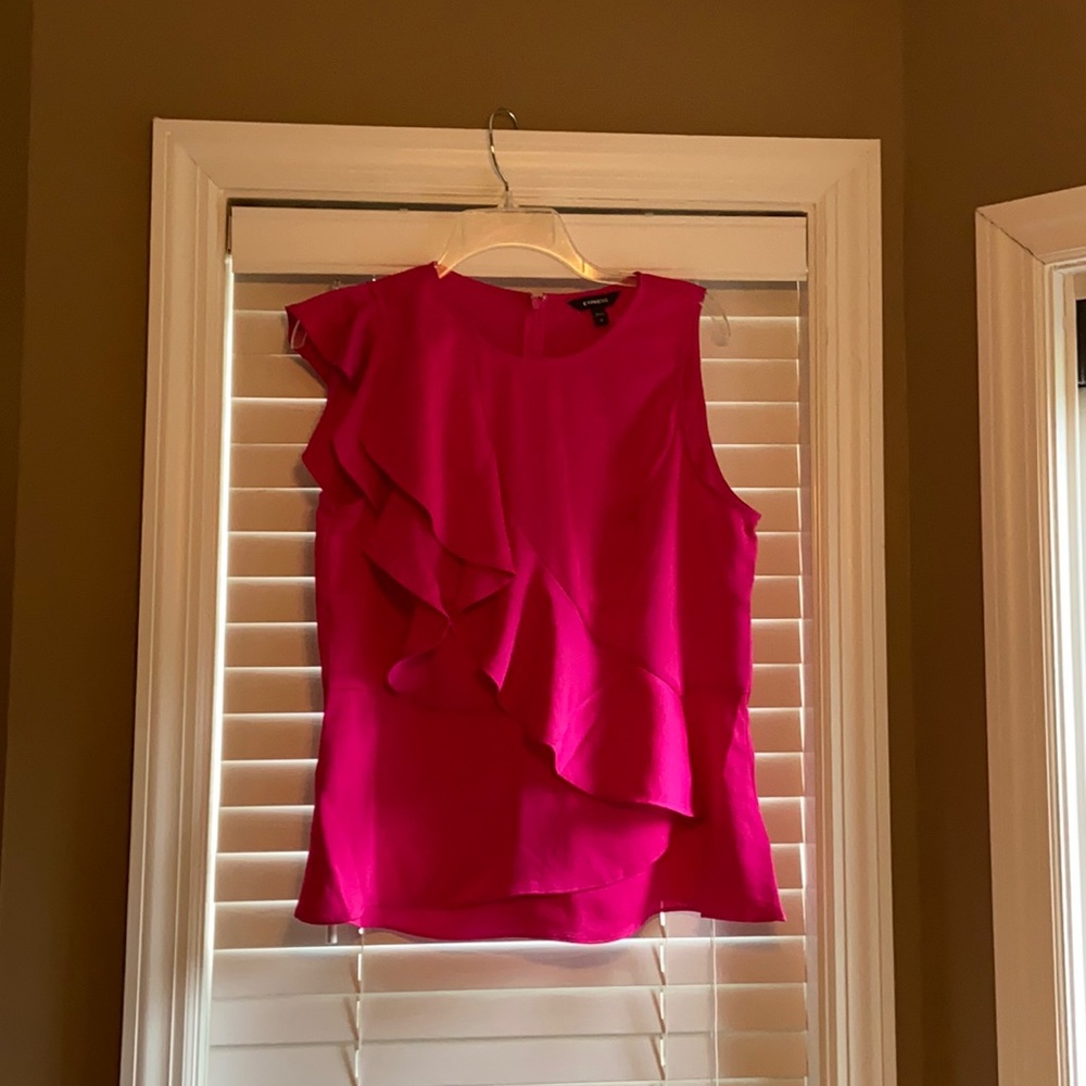 Express sleeveless ruffled front blouse. NWT